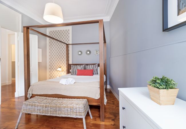 Apartamento em Lisbon - Bairro Alto View 4E up to 22guests by Central Hill Apartamento em Lisbon - Bairro Alto View 4E up to 22guests by Central Hill