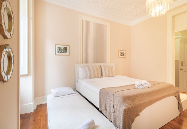 Apartamento em Lisbon - Bairro Alto View 4E up to 22guests by Central Hill Apartamento em Lisbon - Bairro Alto View 4E up to 22guests by Central Hill