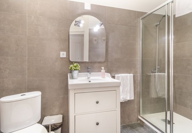 Apartamento em Lisbon - Bairro Alto View 4E up to 22guests by Central Hill Apartamento em Lisbon - Bairro Alto View 4E up to 22guests by Central Hill