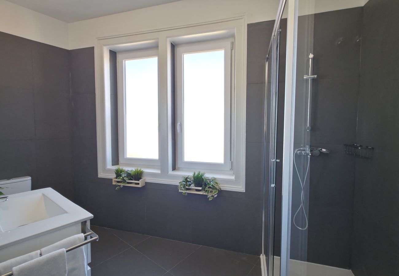 Apartamento em Lisboa - [NEW] Bairro Alto View 4E up to 25guests by Central Hill