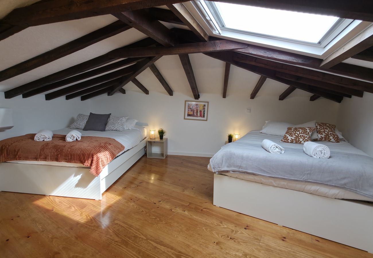 Apartamento em Lisboa - [NEW] Bairro Alto View 4E up to 25guests by Central Hill