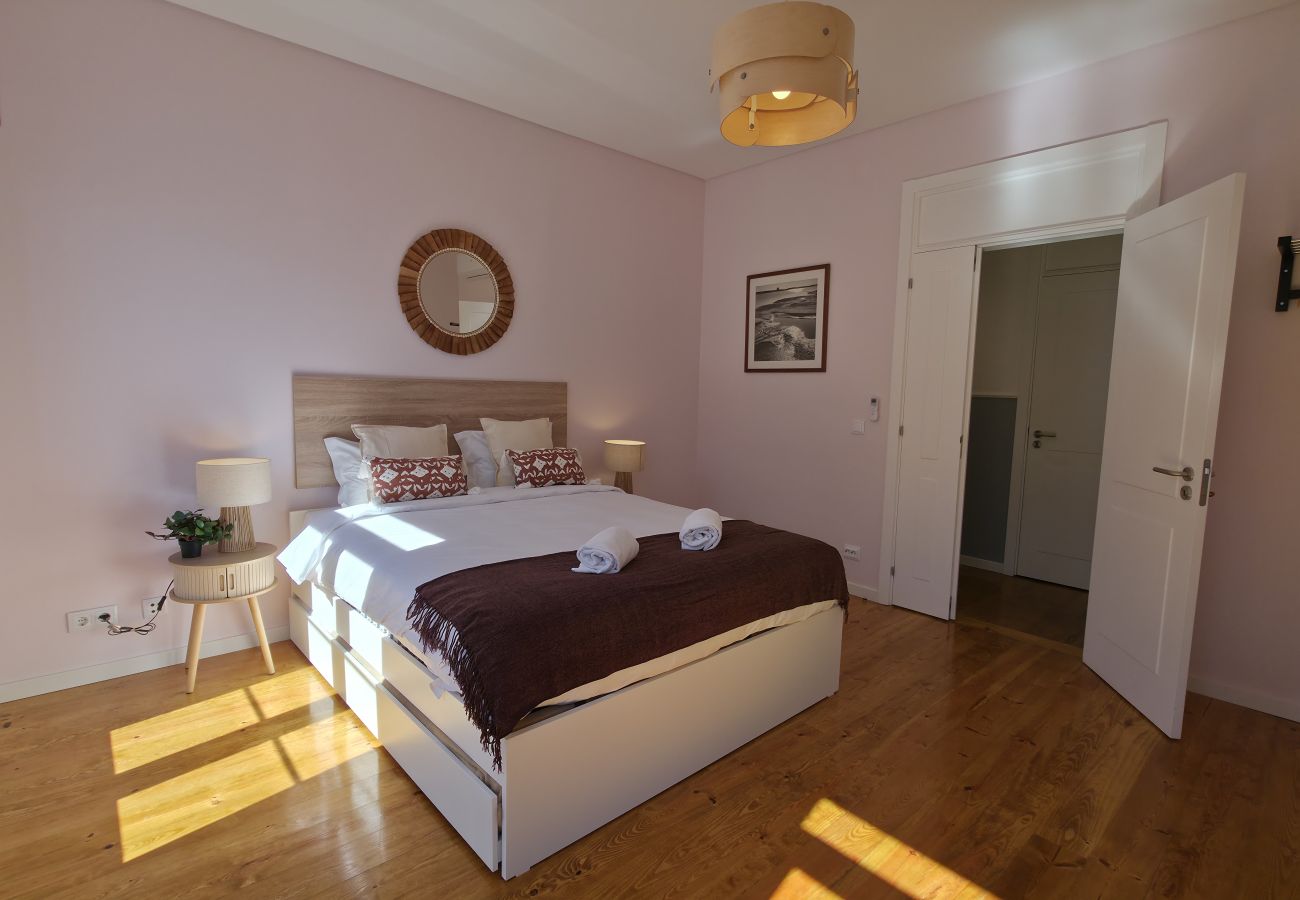Apartamento em Lisboa - [NEW] Bairro Alto View 4E up to 25guests by Central Hill