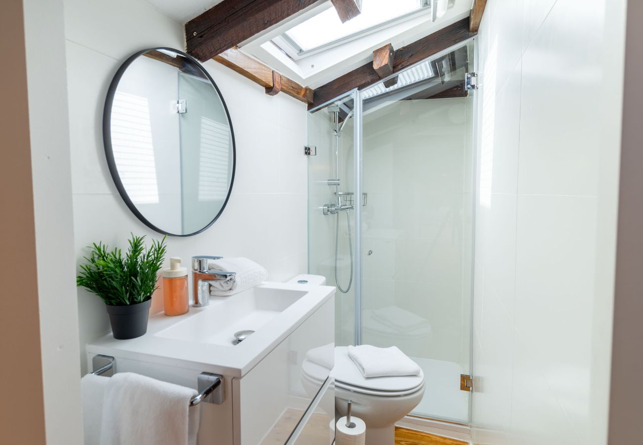 Apartamento em Lisboa - [NEW] Bairro Alto View 4E up to 25guests by Central Hill