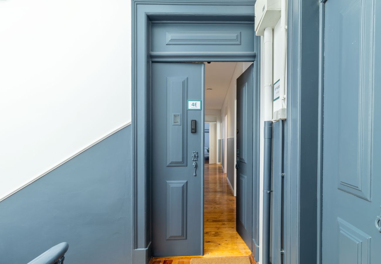 Apartamento em Lisboa - [NEW] Bairro Alto View 4E up to 25guests by Central Hill