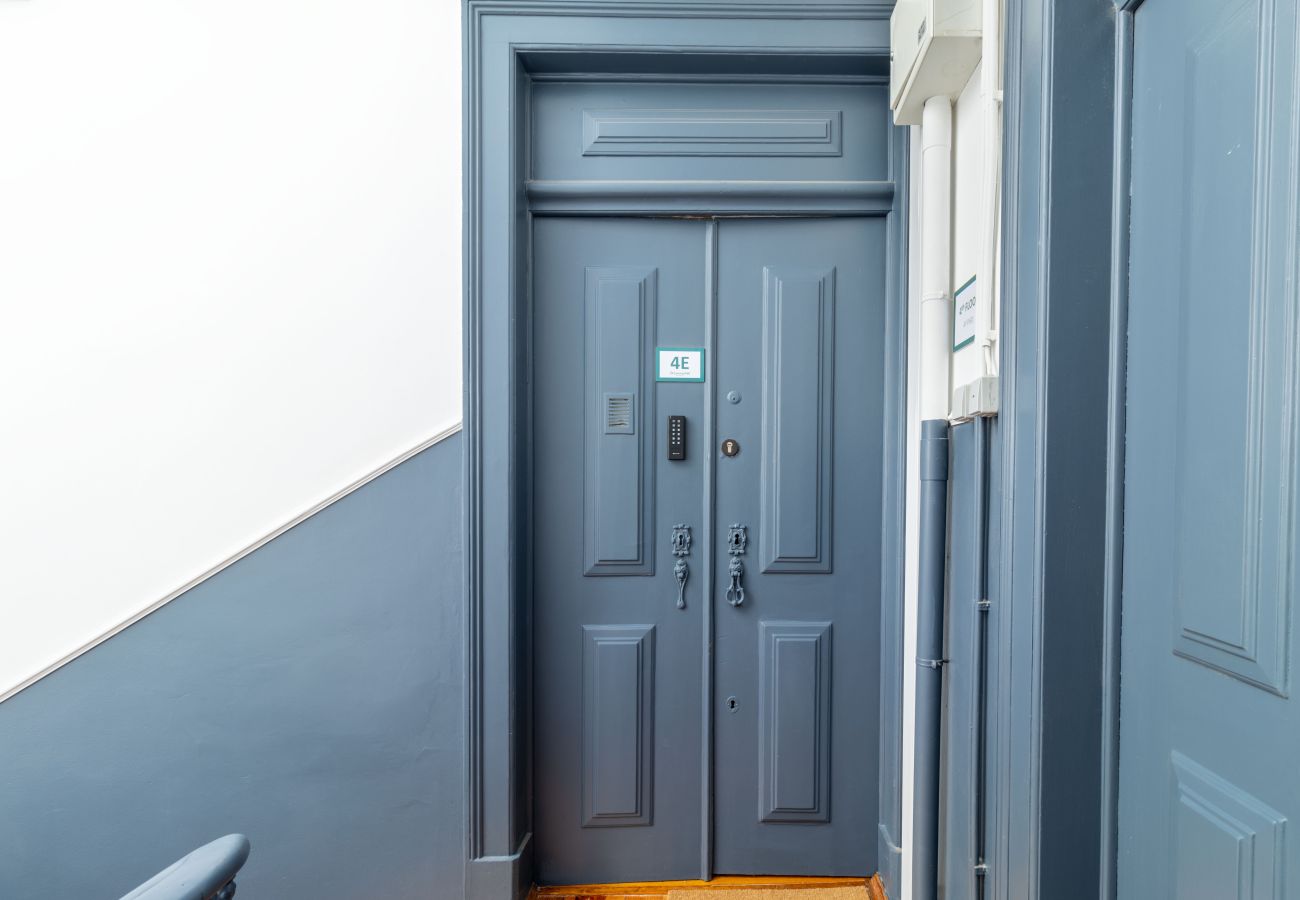 Apartamento em Lisboa - [NEW] Bairro Alto View 4E up to 25guests by Central Hill