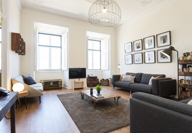 Apartamento em Lisbon - Big Bairro Alto 2D up to 25 guests by Central Hill Apartamento em Lisbon - Big Bairro Alto 2D up to 25 guests by Central Hill