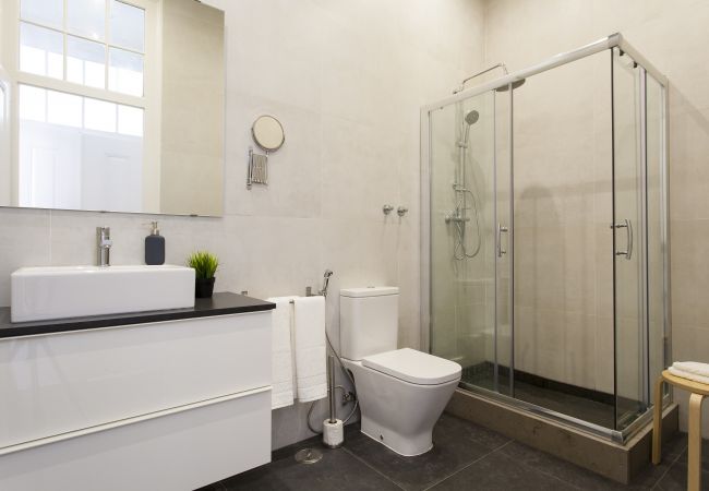 Apartamento em Lisbon - Big Bairro Alto 2D up to 25 guests by Central Hill Apartamento em Lisbon - Big Bairro Alto 2D up to 25 guests by Central Hill