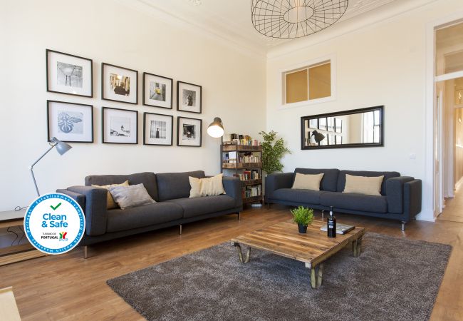 Apartamento em Lisbon - Big Bairro Alto 2D up to 25 guests by Central Hill