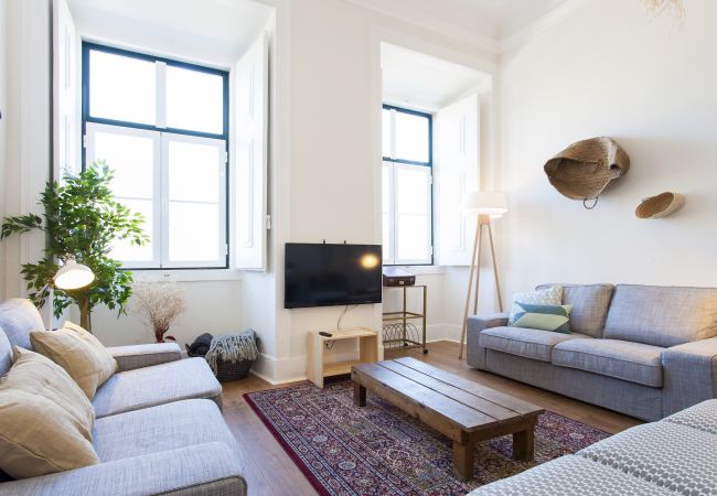 Apartamento em Lisboa - Big Bairro Alto 2E up to 27 guests by Central Hill