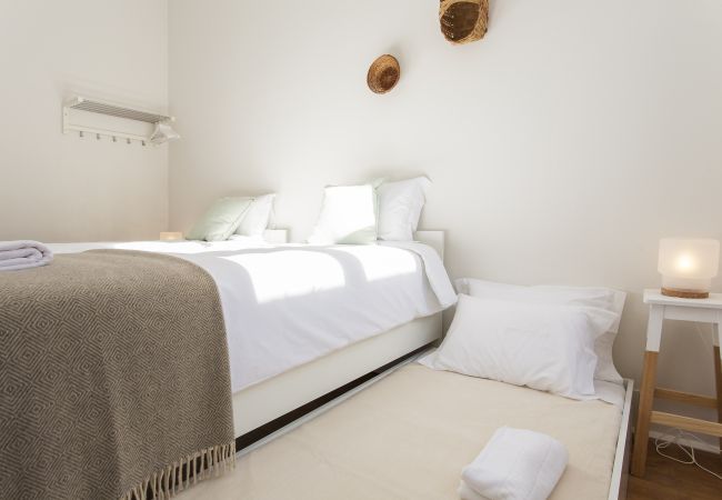 Apartamento em Lisbon - Big Bairro Alto 2E up to 27 guests by Central Hill Apartamento em Lisbon - Big Bairro Alto 2E up to 27 guests by Central Hill