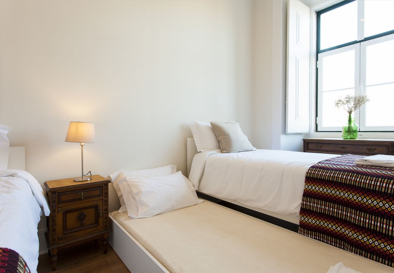 Apartamento em Lisboa - Big Bairro Alto 2E up to 27 guests by Central Hill