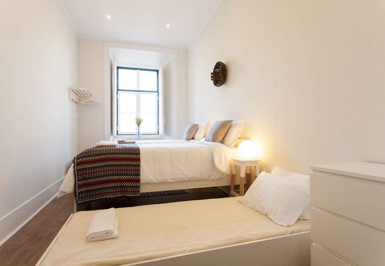 Apartamento em Lisboa - Big Bairro Alto 2E up to 27 guests by Central Hill