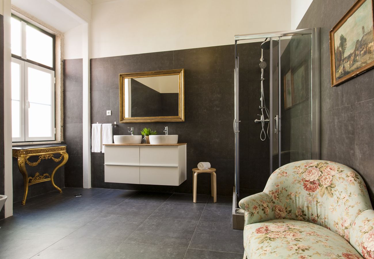 Apartamento em Lisboa - Big Bairro Alto 2E up to 27 guests by Central Hill