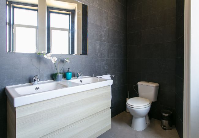 Apartamento em Lisbon - Bairro Alto View 3E up to 20guests by Central Hill Apartamento em Lisbon - Bairro Alto View 3E up to 20guests by Central Hill