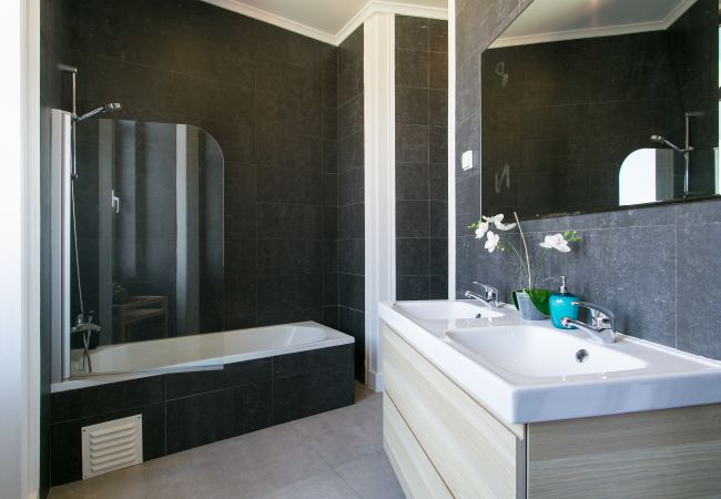 Apartamento em Lisbon - Bairro Alto View 3E up to 20guests by Central Hill Apartamento em Lisbon - Bairro Alto View 3E up to 20guests by Central Hill