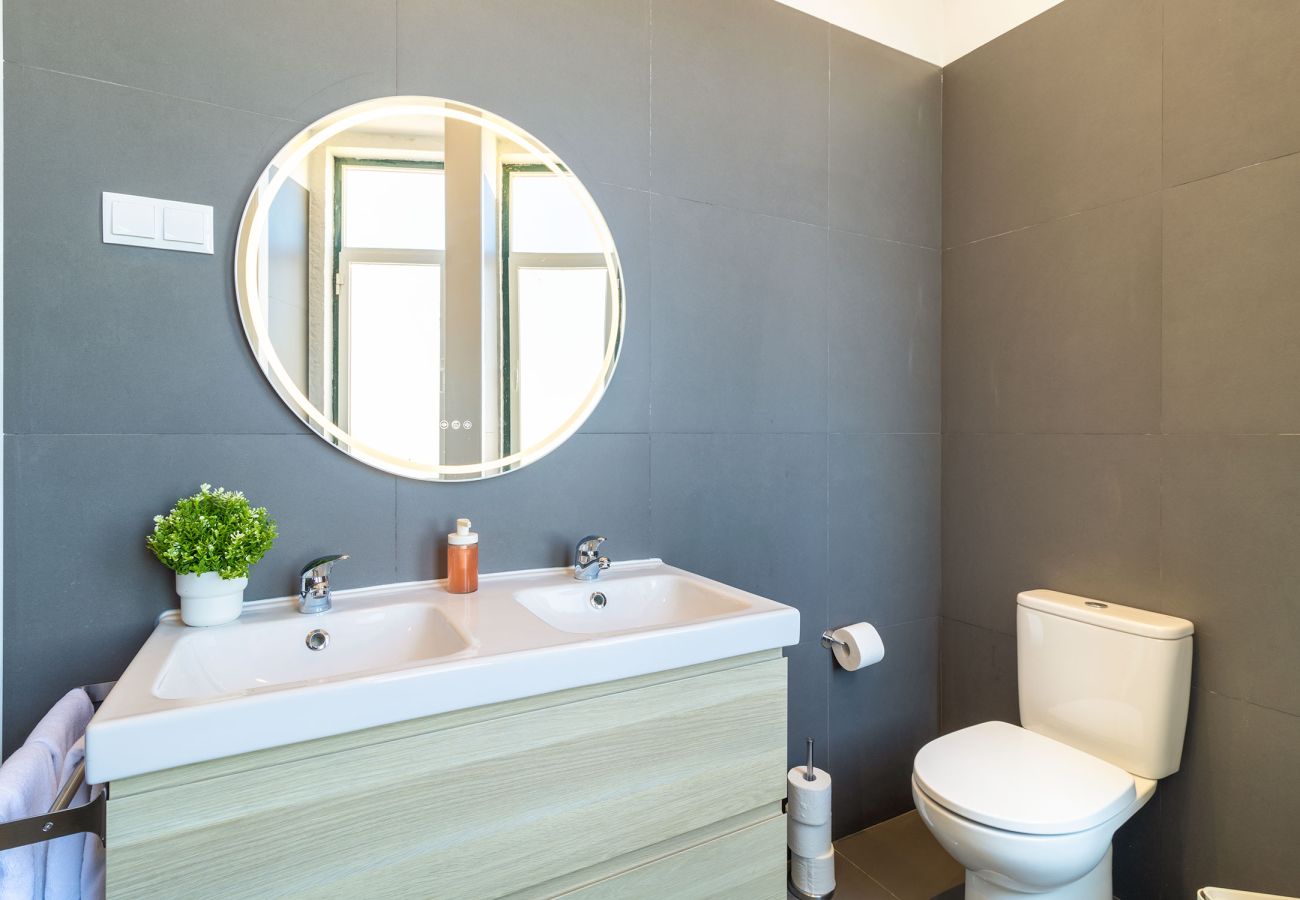 Apartamento em Lisboa - [NEW] Bairro Alto View 3E up to 21guests by Central Hill
