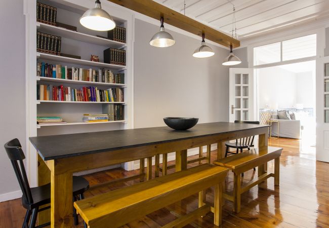 Apartamento em Lisbon - Big Flat w/Terrace up to 22guests by Central Hill Apartamento em Lisbon - Big Flat w/Terrace up to 22guests by Central Hill