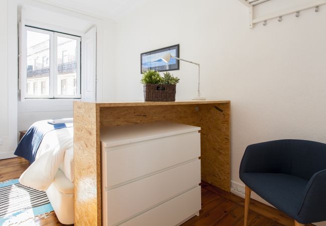 Apartamento em Lisbon - Big Flat w/Terrace up to 22guests by Central Hill Apartamento em Lisbon - Big Flat w/Terrace up to 22guests by Central Hill