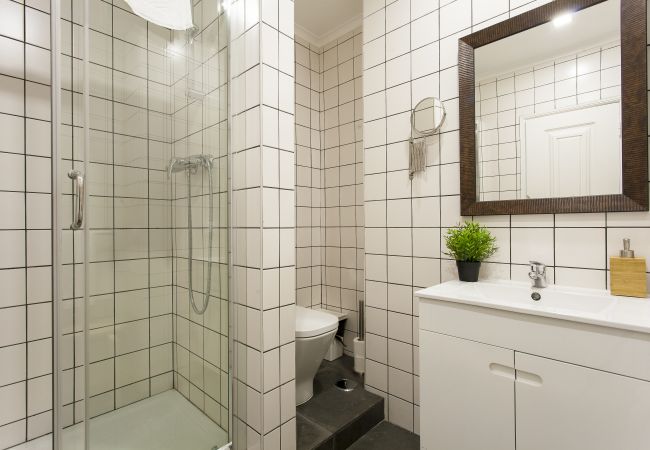 Apartamento em Lisbon - Big Flat w/Terrace up to 22guests by Central Hill Apartamento em Lisbon - Big Flat w/Terrace up to 22guests by Central Hill