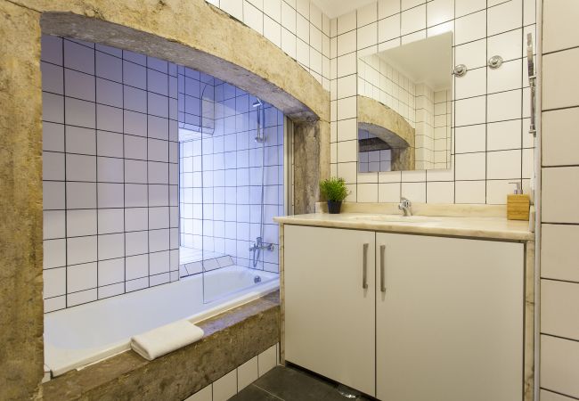 Apartamento em Lisbon - Big Flat w/Terrace up to 22guests by Central Hill Apartamento em Lisbon - Big Flat w/Terrace up to 22guests by Central Hill