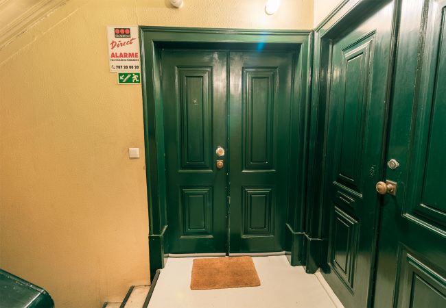 Apartamento em Lisbon - Big Flat w/Terrace up to 22guests by Central Hill Apartamento em Lisbon - Big Flat w/Terrace up to 22guests by Central Hill