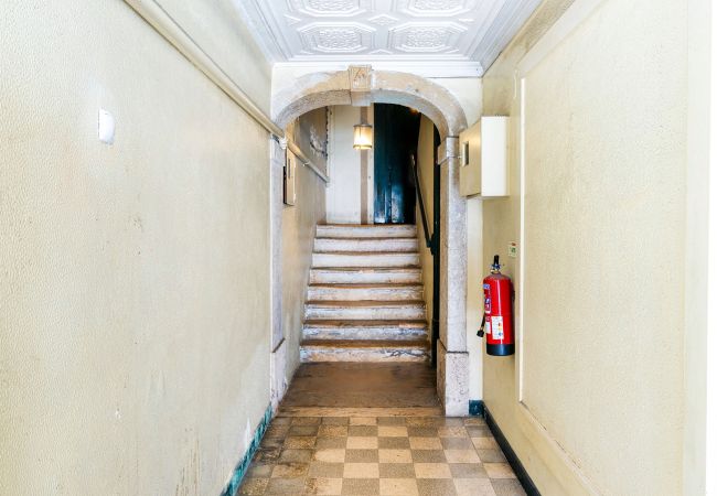 Apartamento em Lisbon - Big Flat w/Terrace up to 22guests by Central Hill Apartamento em Lisbon - Big Flat w/Terrace up to 22guests by Central Hill