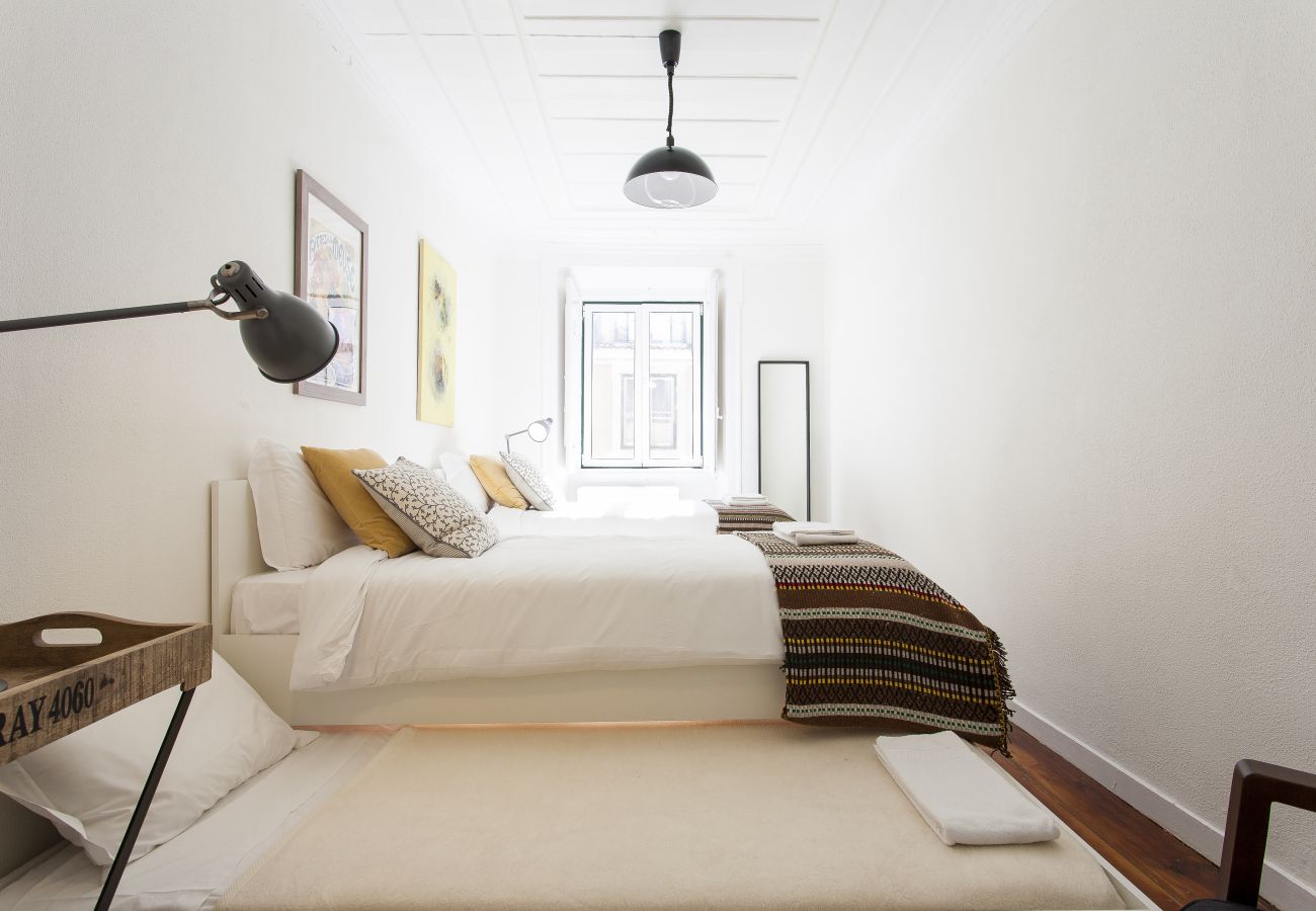 Apartamento em Lisboa - Big Flat w/Terrace up to 22guests by Central Hill