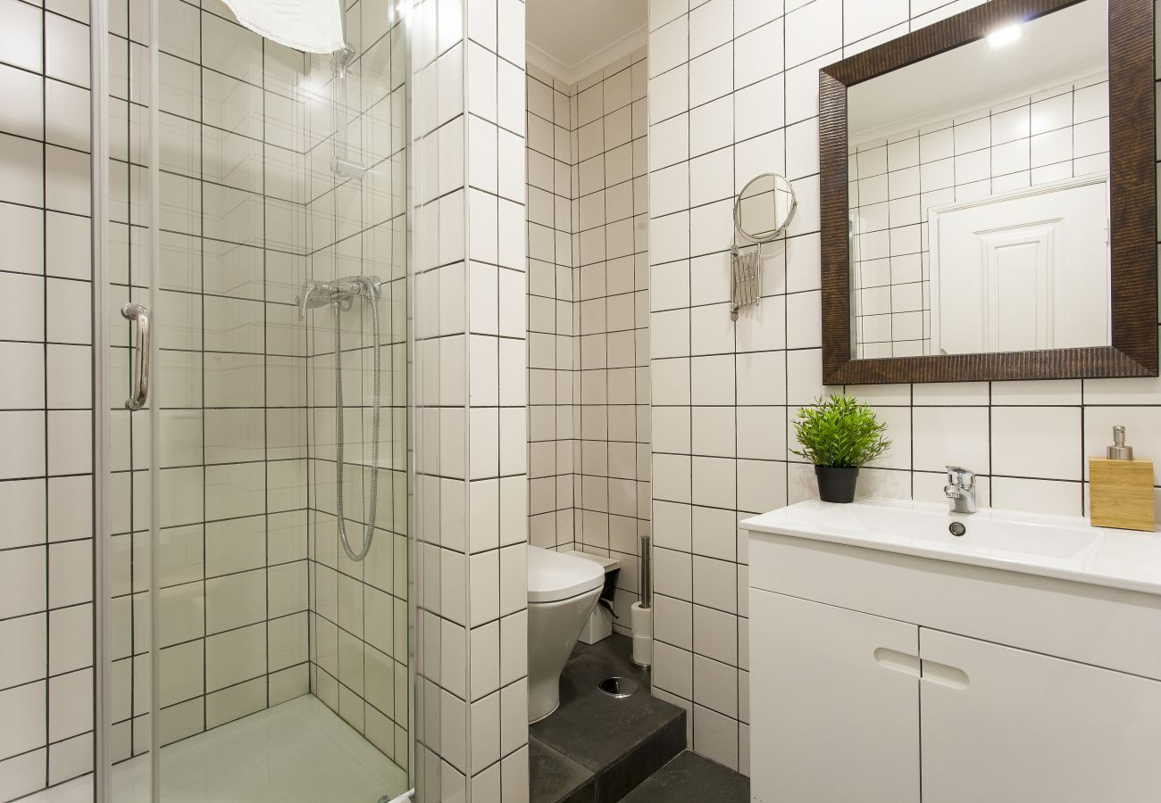 Apartamento em Lisboa - Big Flat w/Terrace up to 22guests by Central Hill
