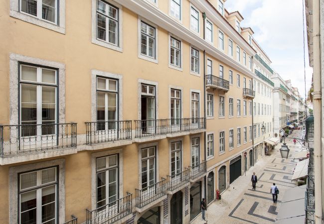 Apartamento em Lisbon - Central Downtown 2D up to 17guests by Central Hill Apartamento em Lisbon - Central Downtown 2D up to 17guests by Central Hill