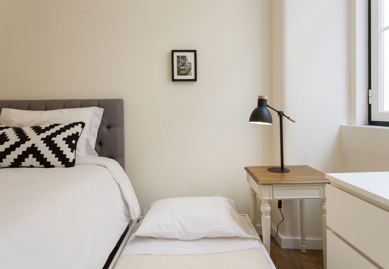 Apartamento em Lisboa - Central Downtown 2E up to 13guests by Central Hill