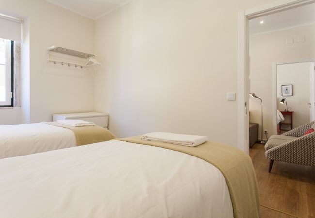 Apartamento em Lisbon - Central Downtown 4E up to 13guests by Central Hill Apartamento em Lisbon - Central Downtown 4E up to 13guests by Central Hill