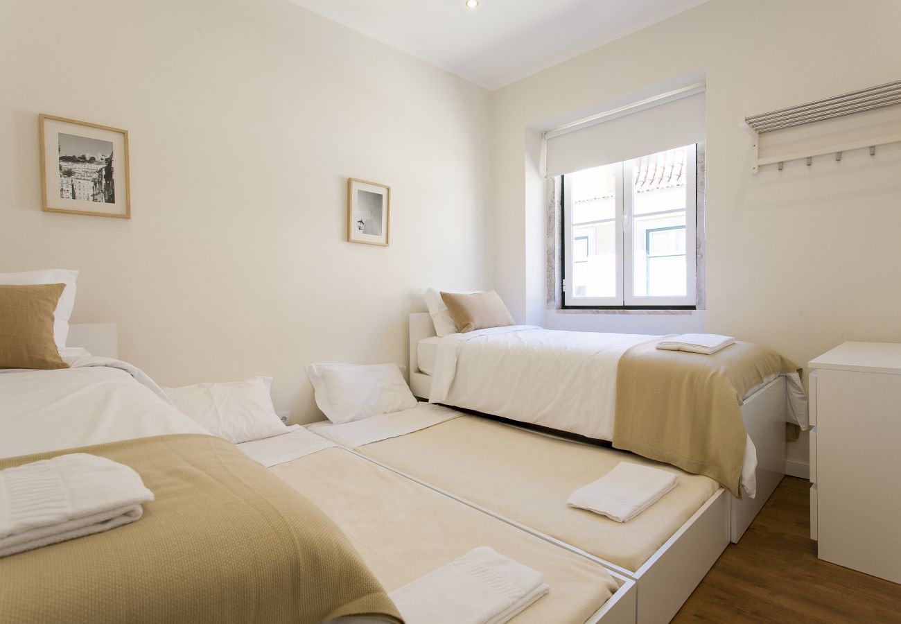 Apartamento em Lisboa - Central Downtown 4E up to 13guests by Central Hill