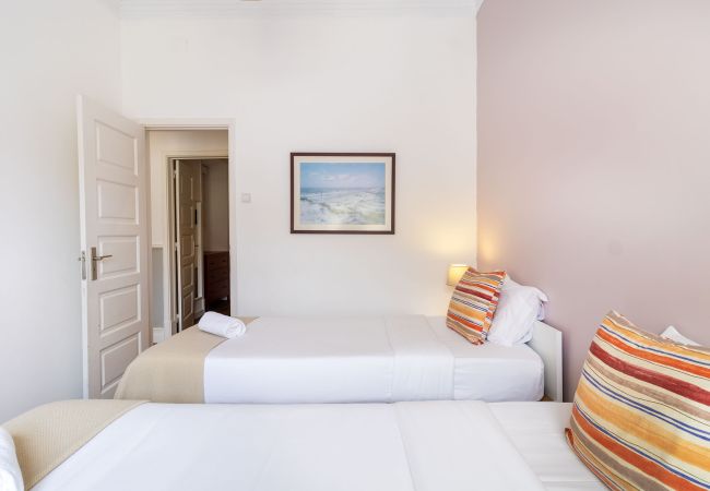 Apartamento em Lisbon - Central Chiado RC by Central Hill Apartamento em Lisbon - Central Chiado RC by Central Hill