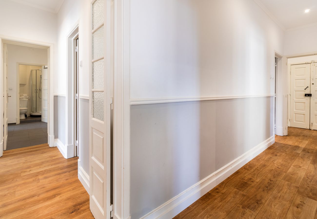 Apartamento em Lisboa - Central Chiado RC by Central Hill