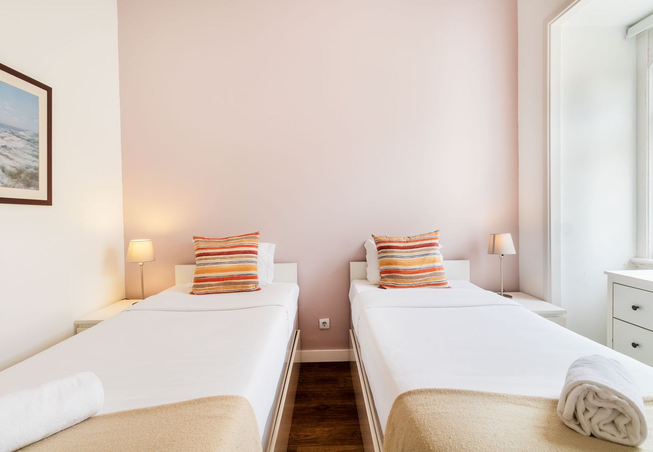 Apartamento em Lisboa - Central Chiado RC by Central Hill