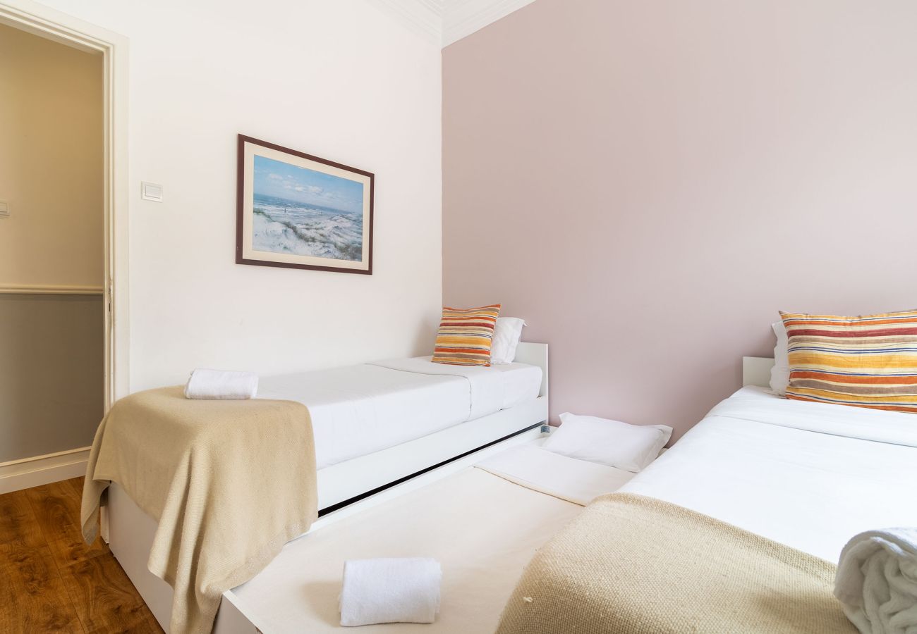 Apartamento em Lisboa - Central Chiado RC by Central Hill