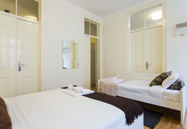 Apartamento em Lisbon - Big Central Avenue up to 17guests by Central Hill Apartamento em Lisbon - Big Central Avenue up to 17guests by Central Hill