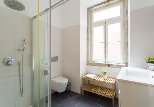 Apartamento em Lisbon - Big Central Avenue up to 17guests by Central Hill Apartamento em Lisbon - Big Central Avenue up to 17guests by Central Hill