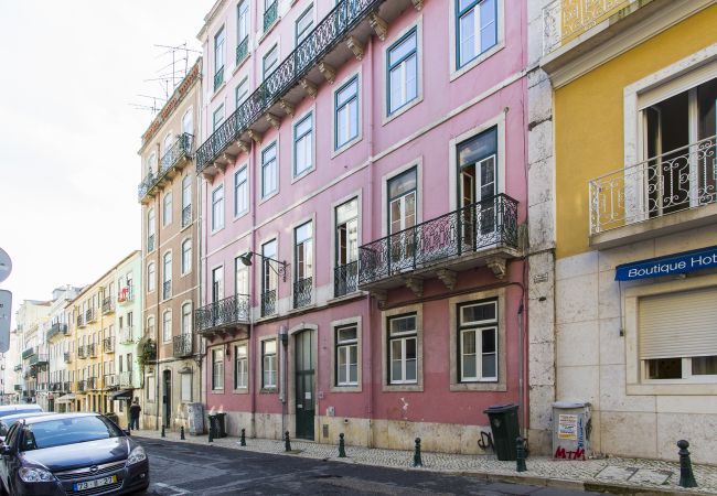Apartamento em Lisboa - Central Apt w/Patio up to 17guests by Central Hill