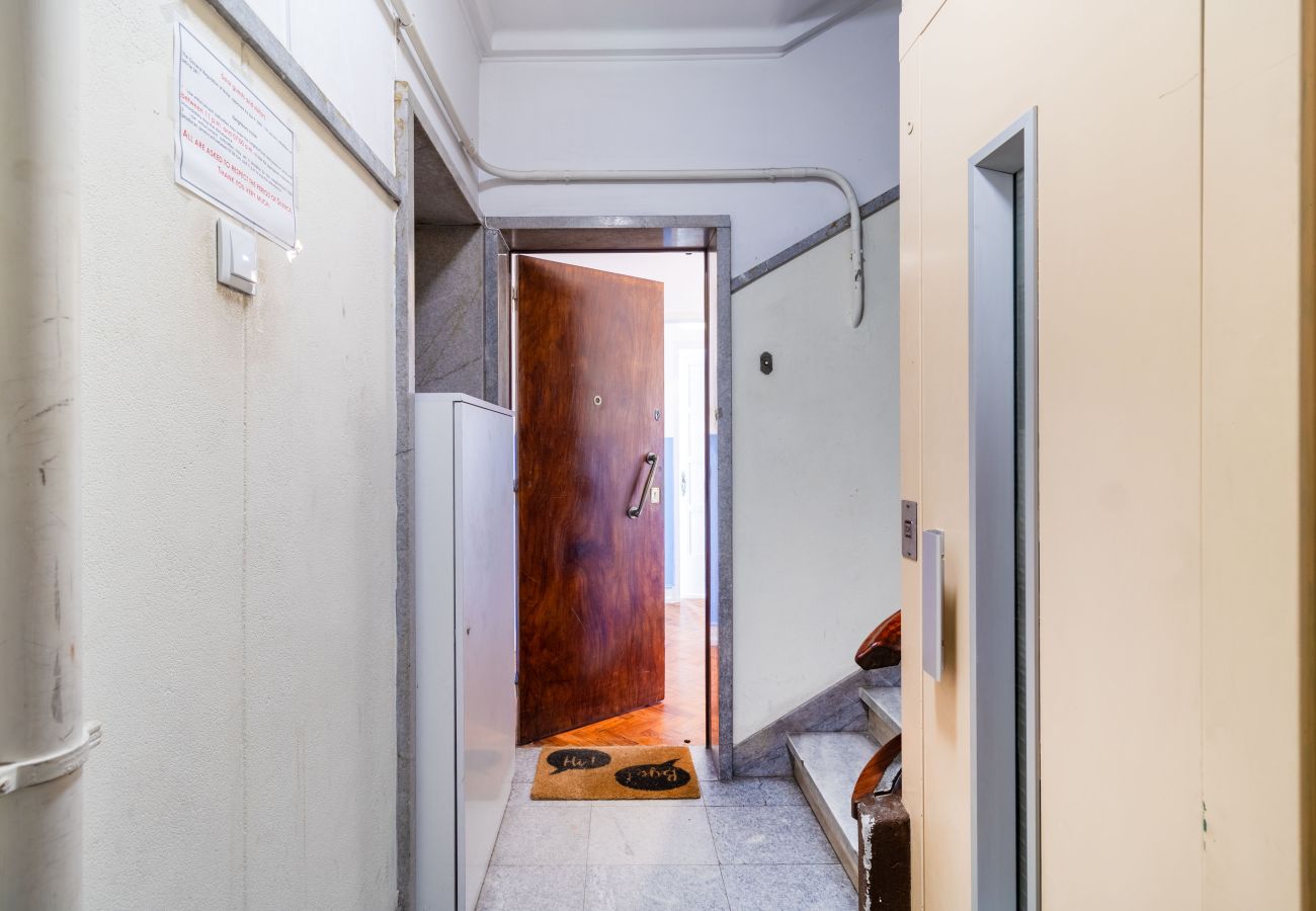 Apartamento em Lisboa - Cozy Downtown Avenue 2D by Central Hill