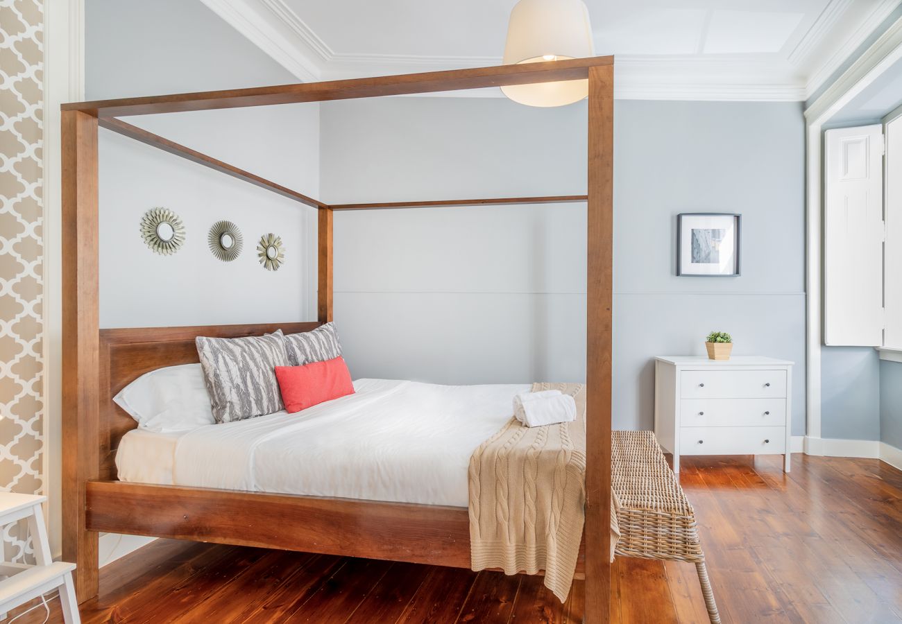 Apartamento em Lisboa - Large Bairro Alto 1 up to 22guests by Central Hill