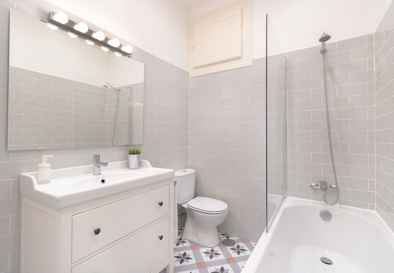 Apartamento em Lisboa - Large Bairro Alto 1 up to 22guests by Central Hill