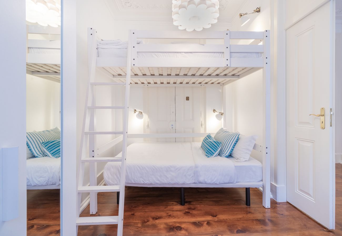 Apartamento em Lisboa - Large Bairro Alto 1 up to 22guests by Central Hill