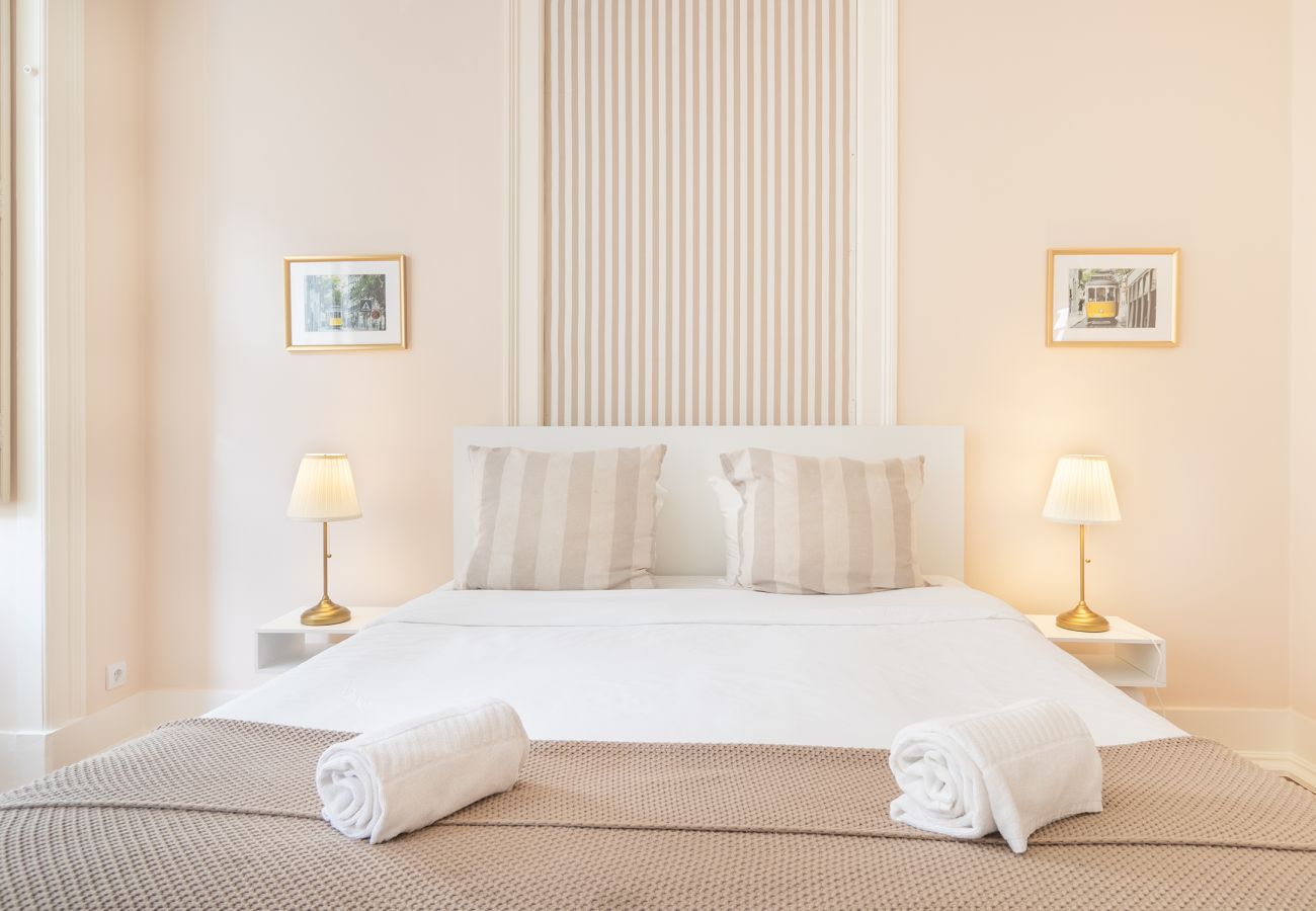 Apartamento em Lisboa - Large Bairro Alto 1 up to 22guests by Central Hill