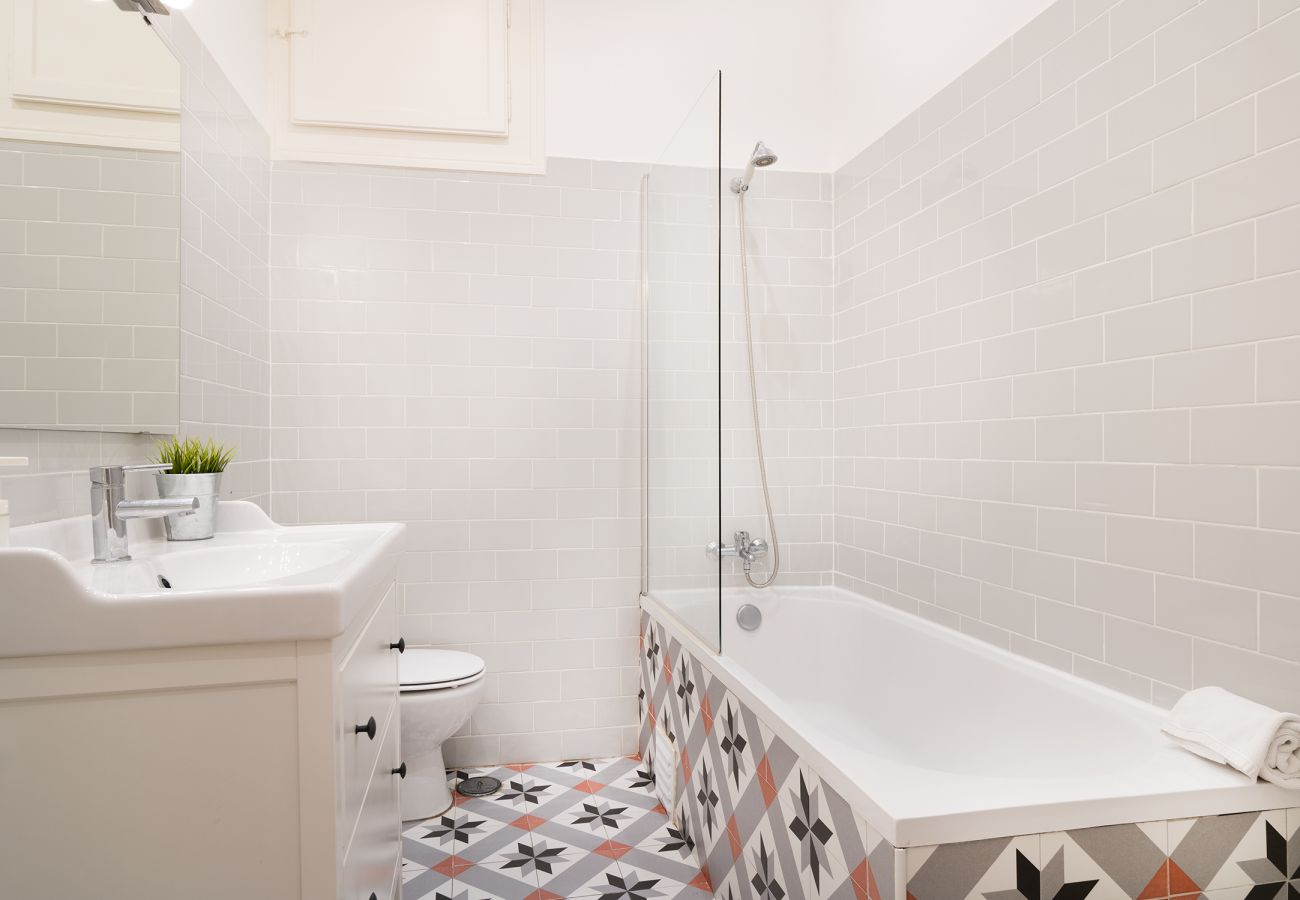 Apartamento em Lisboa - Large Bairro Alto 1 up to 22guests by Central Hill