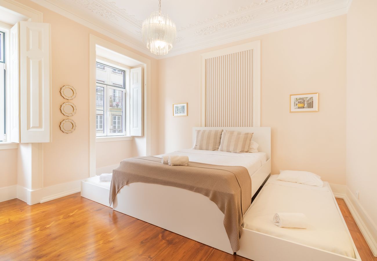 Apartamento em Lisboa - Large Bairro Alto 1 up to 22guests by Central Hill