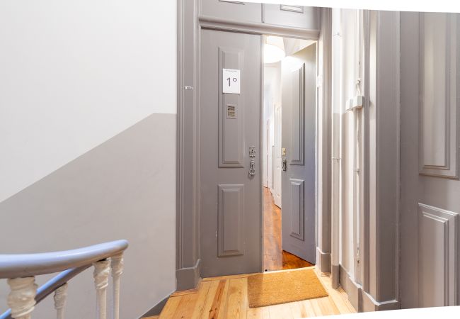 Apartamento em Lisbon - Large Bairro Alto 2E up to 22guests by Central Hill Apartamento em Lisbon - Large Bairro Alto 2E up to 22guests by Central Hill