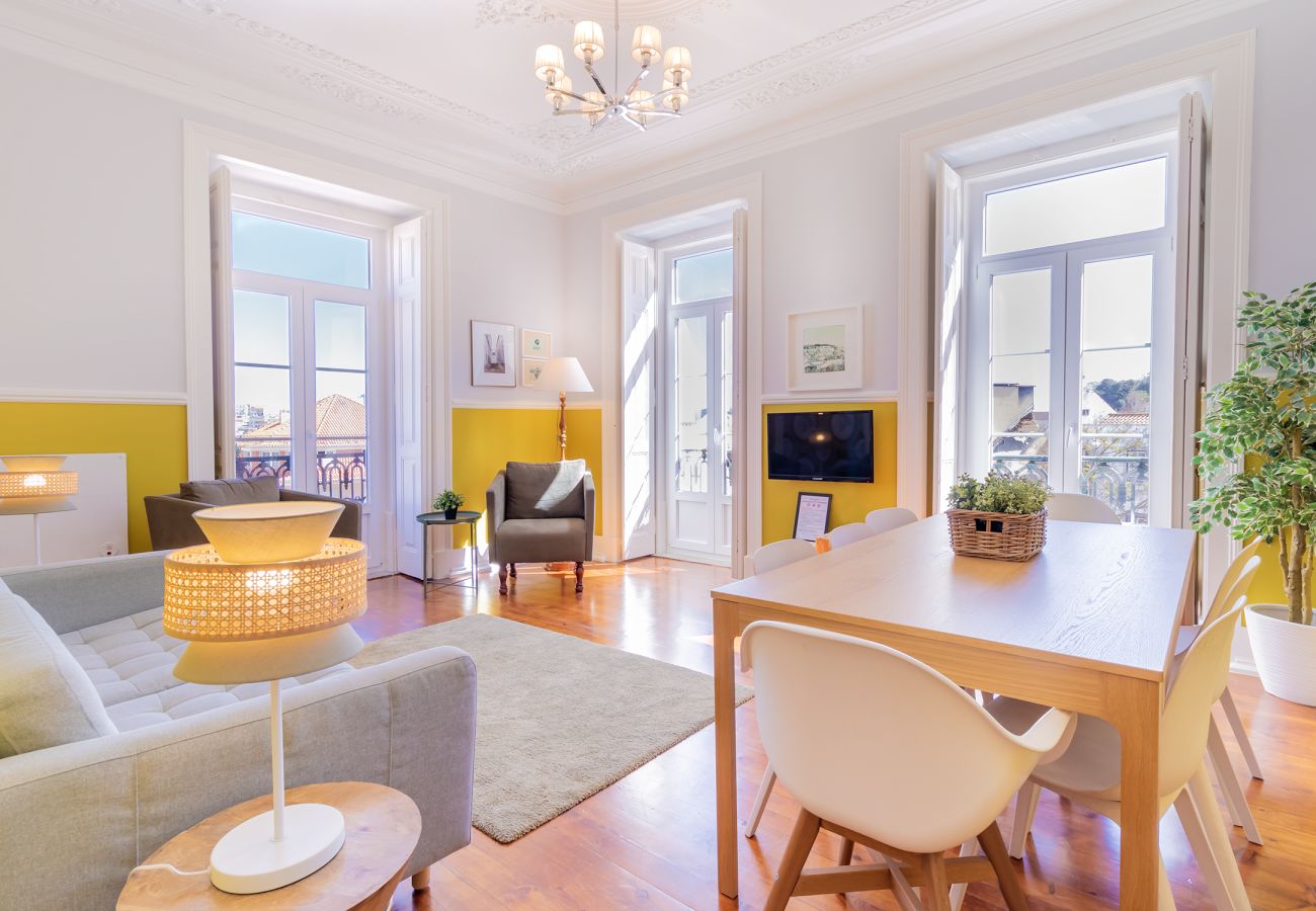 Apartamento em Lisboa - Large Bairro Alto C up to 22guests by Central Hill