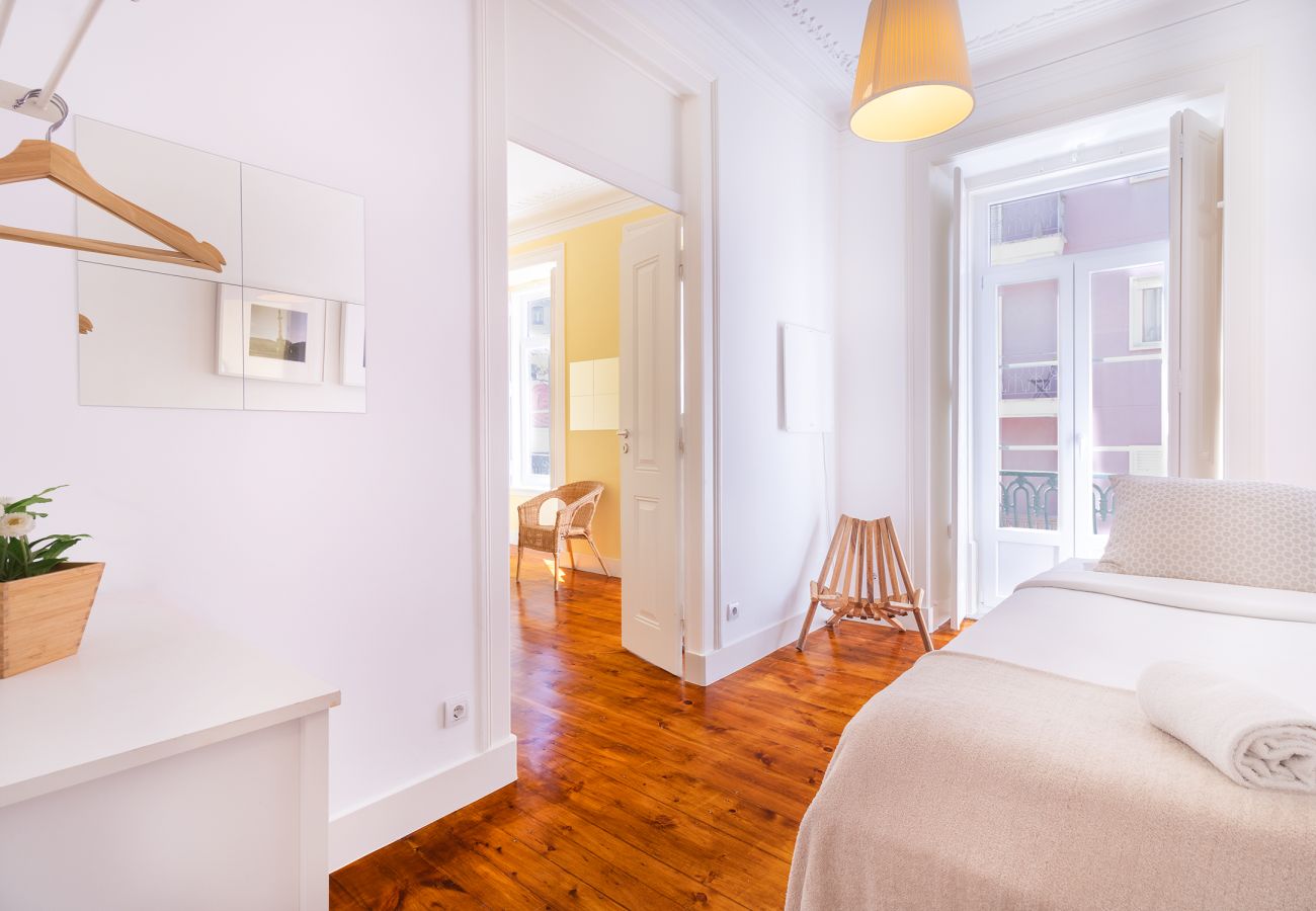 Apartamento em Lisboa - Large Bairro Alto C up to 22guests by Central Hill