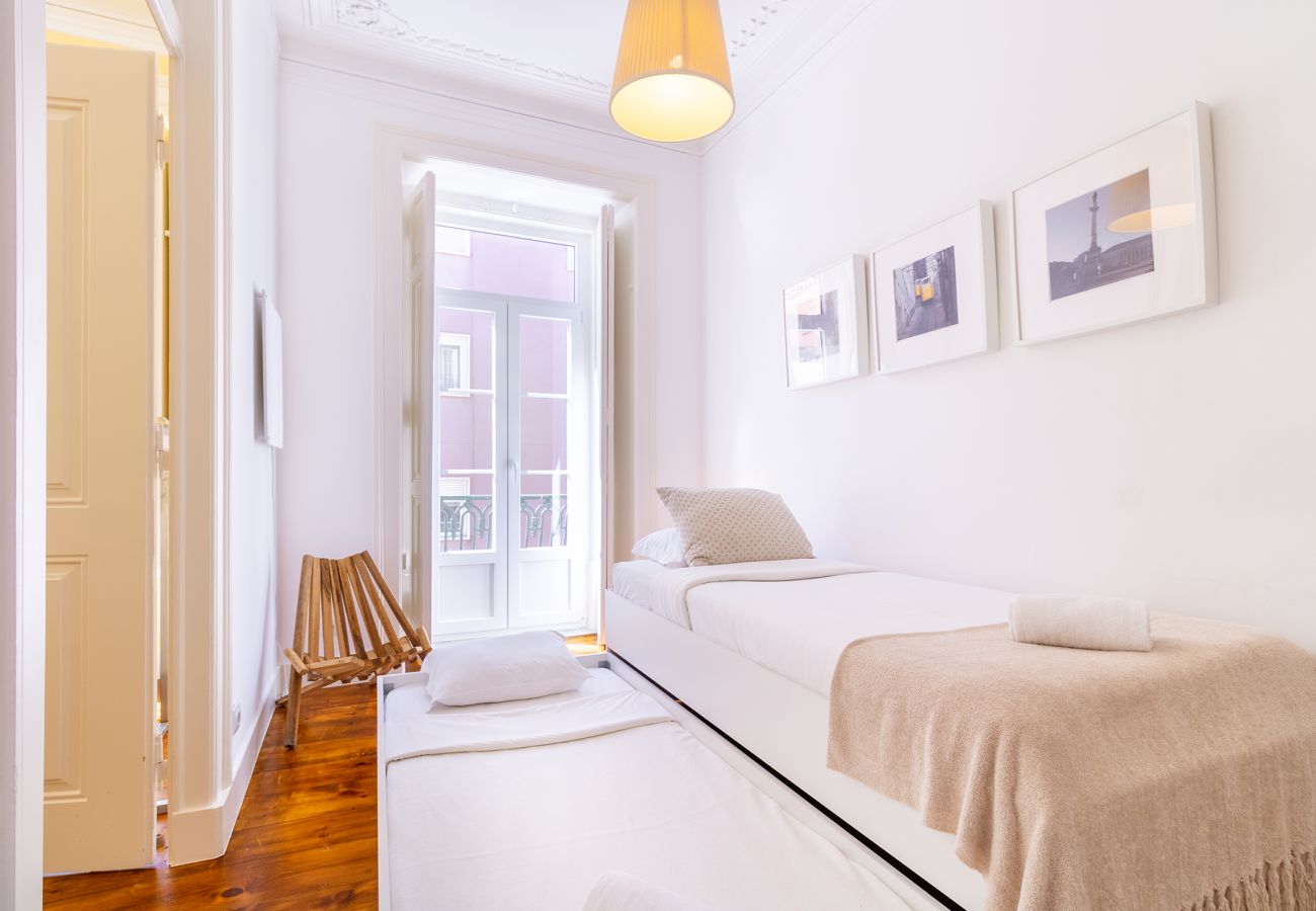 Apartamento em Lisboa - Large Bairro Alto C up to 22guests by Central Hill